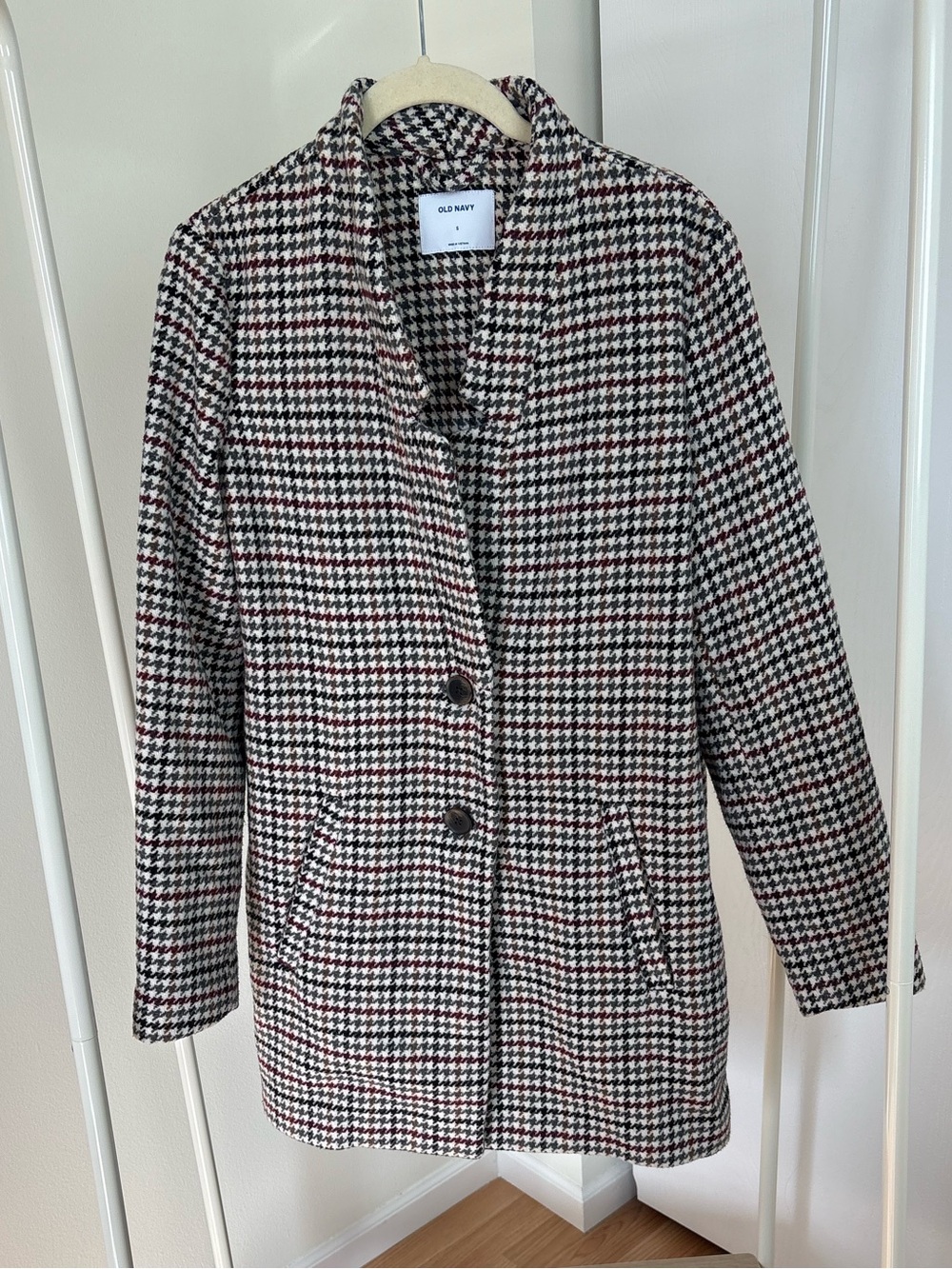Old Navy Black, White, Brown, & Red Houndstooth Button-Front Longline Jacket